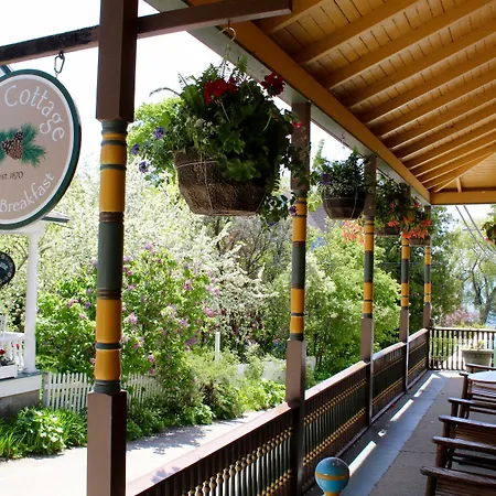 Pine Cottage Bed & Breakfast-3